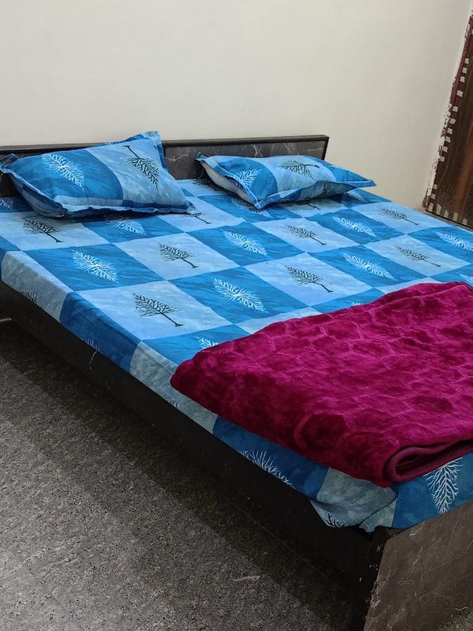 Radharani Seva Sadan Guest house *